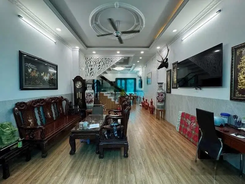 Ngộp bank cần bán gấp nhà ở đường Tôn Thất Hiệp, Phường 11, Quận 11. Giá 2tỷ690 , DT60m2