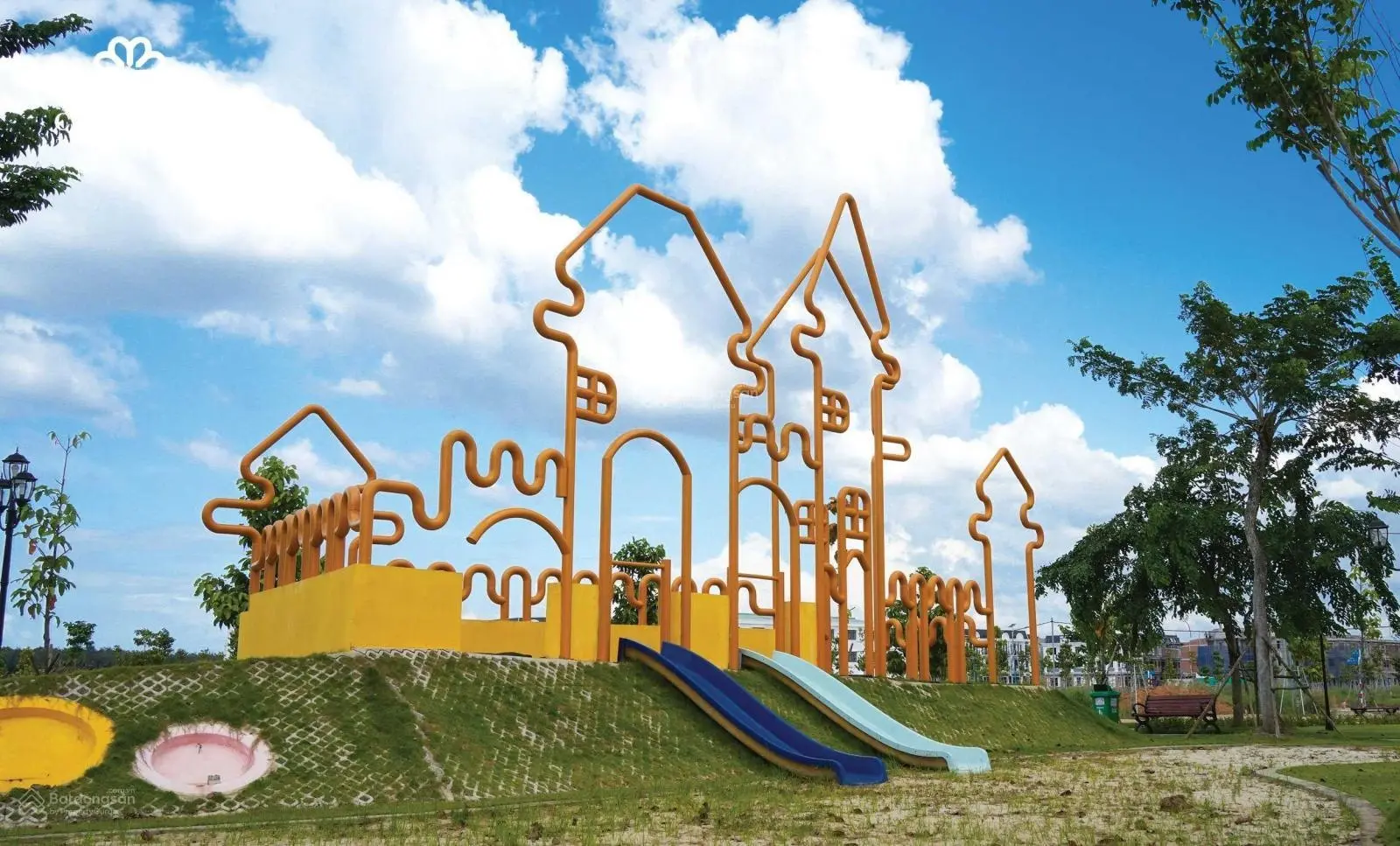 Đất Bình Sơn đường đi sân bay quốc tế, 100m2 full thổ cư giá 1,550 tỷ sổ hồng vĩnh viễn
