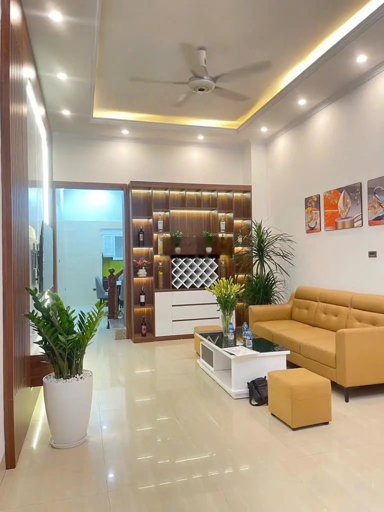 Bán nhà khu ngã tư sở dt 60m x 5 tầng. Giá 8.2 tỷ
