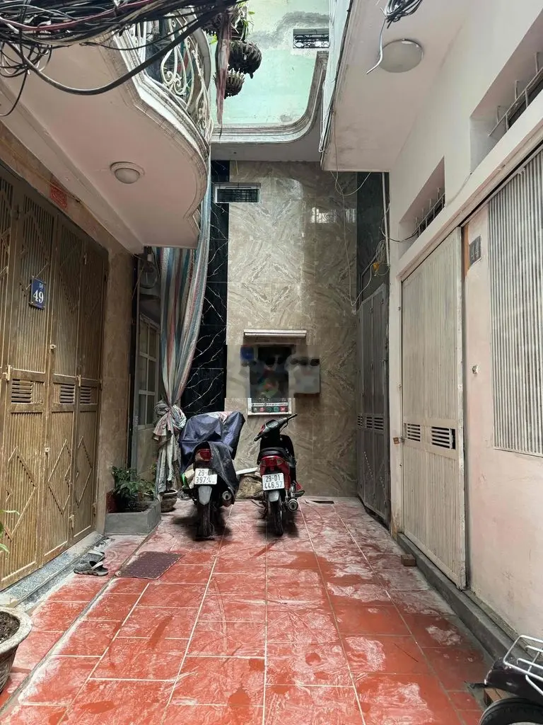 Tôi chủ nhà bán nhà Hoàn Kiếm 23m2 5T 15m ra phố nhà mới xây vài năm