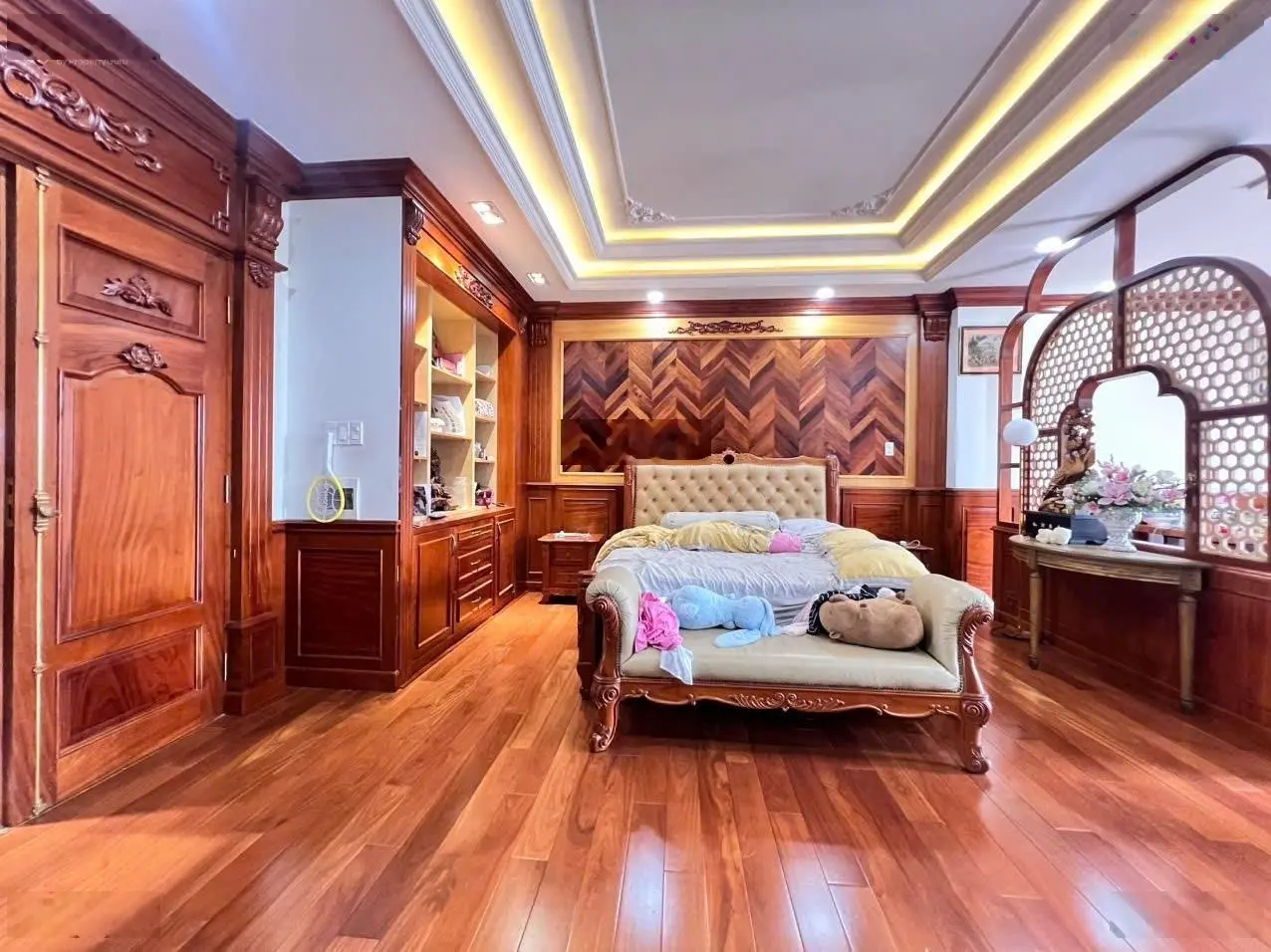 Nhà 5 tầng lô góc 2 mặt tiền kinh doanh KĐT Vạn Phúc CiTy, 147m2, ngang 7m, giá chỉ 36 tỷ TL.