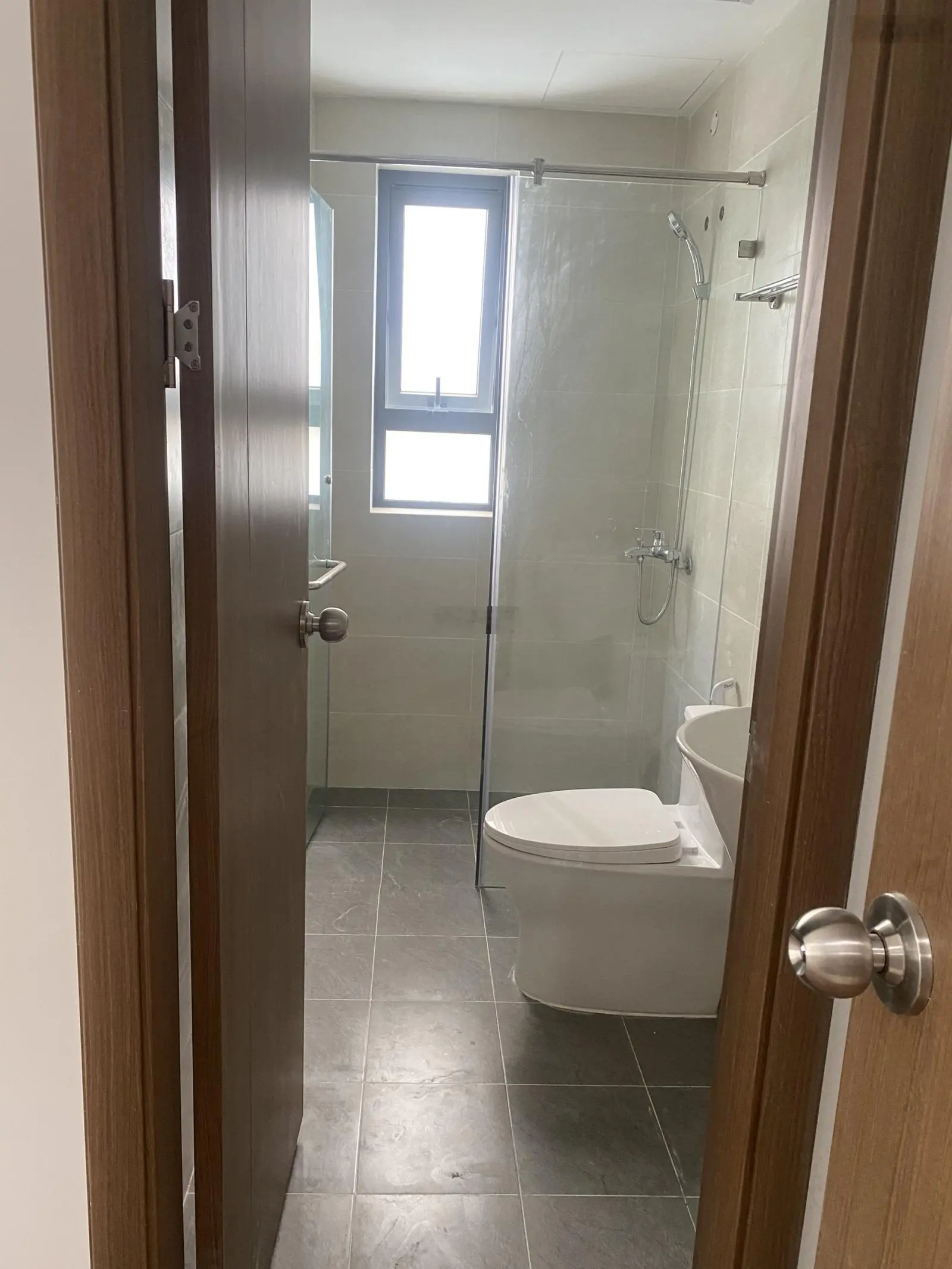 Nhà mới 100% có sổ sẵn!! Cần bán gấp căn góc Bcons Garden 2PN+2WC 63m2 giá bán chỉ 1tỷ69 có sổ sẵn