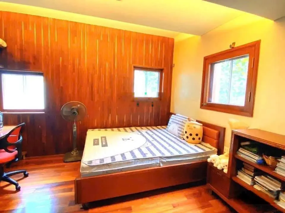 Bán Biệt Thự KDT Nghĩa Đô: Diện tích 300m2, MT 14m, Xây 4Tầng rất đẹp, Gía 83 Tỷ