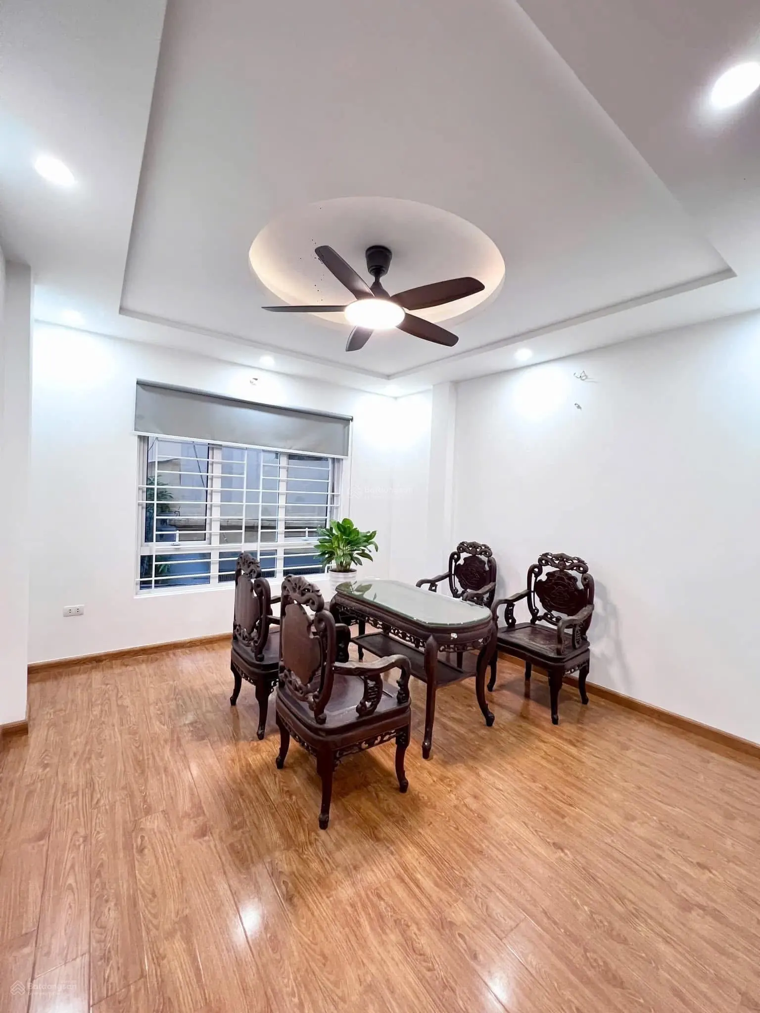 Mặt tiền rộng, ô tô đỗ, nhà đẹp Vạn Phúc, Hà Đông. DT 40m2, 4 tầng, MT 5m, giá chỉ 7,5 tỷ