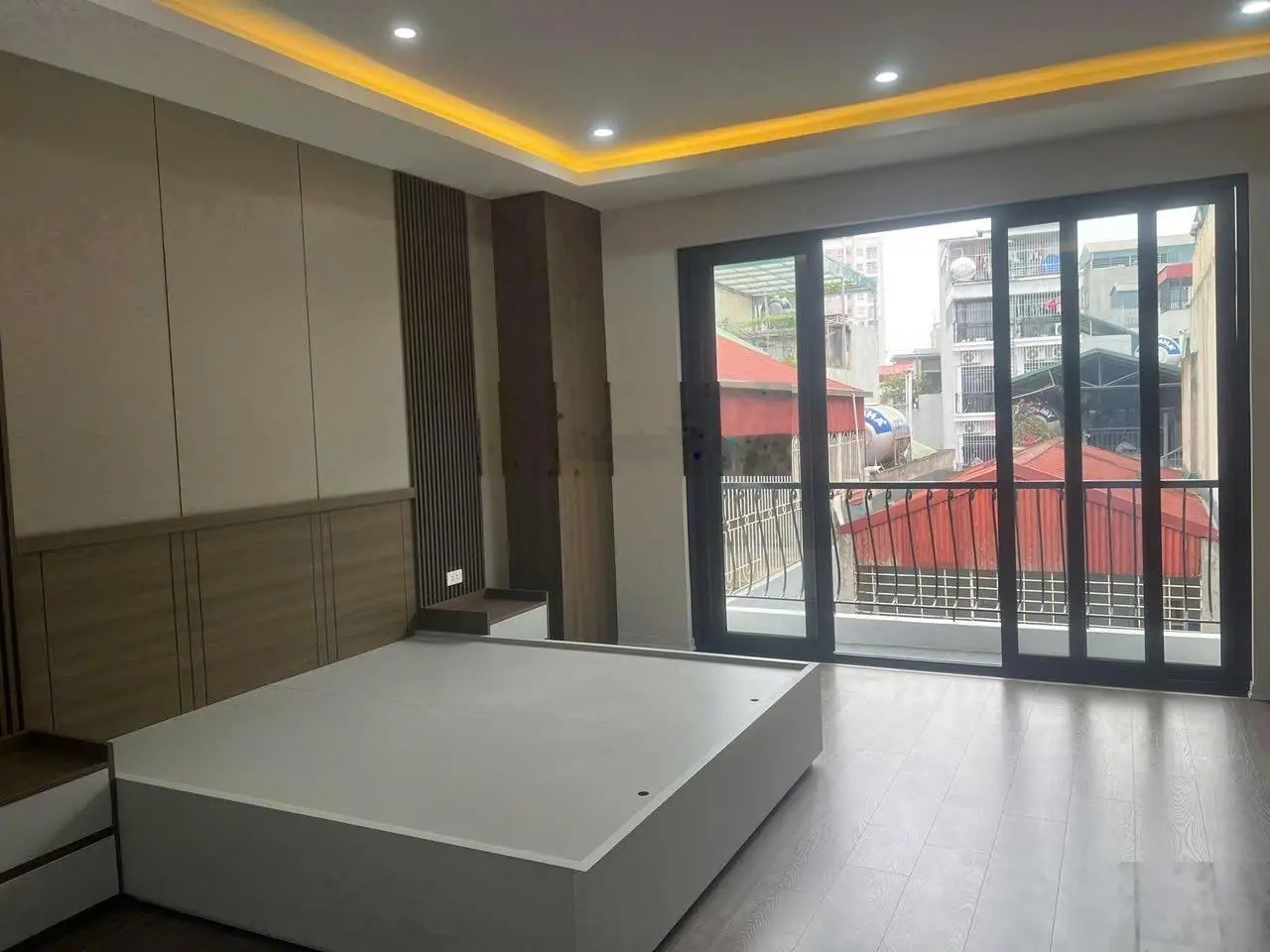 Thanh Xuân siêu phẩm đẹp thang máy ô tô vào nhà 50 m2 - 6 tầng - chỉ 16.7 tỷ