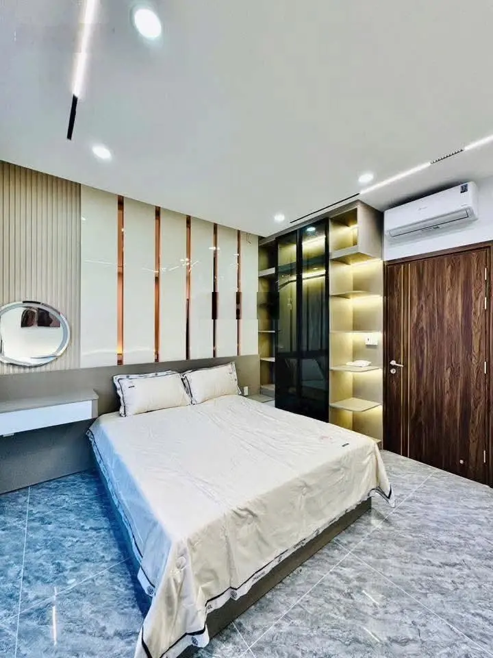 Bán ngộp nhà Hồ Thị Kỷ, P1, Q10, DT 65,7m2, giá 2 tỷ 410tr, HĐT 20tr/ tháng. sổ hồng riêng.