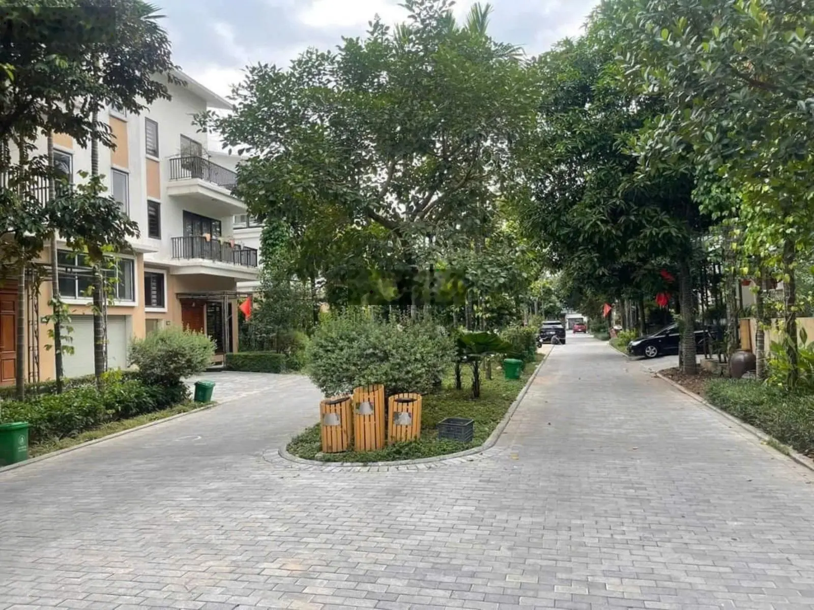 Bán biệt thự HUD Trầu Cau, 192m2, MT 12m, giá 28 tỷ