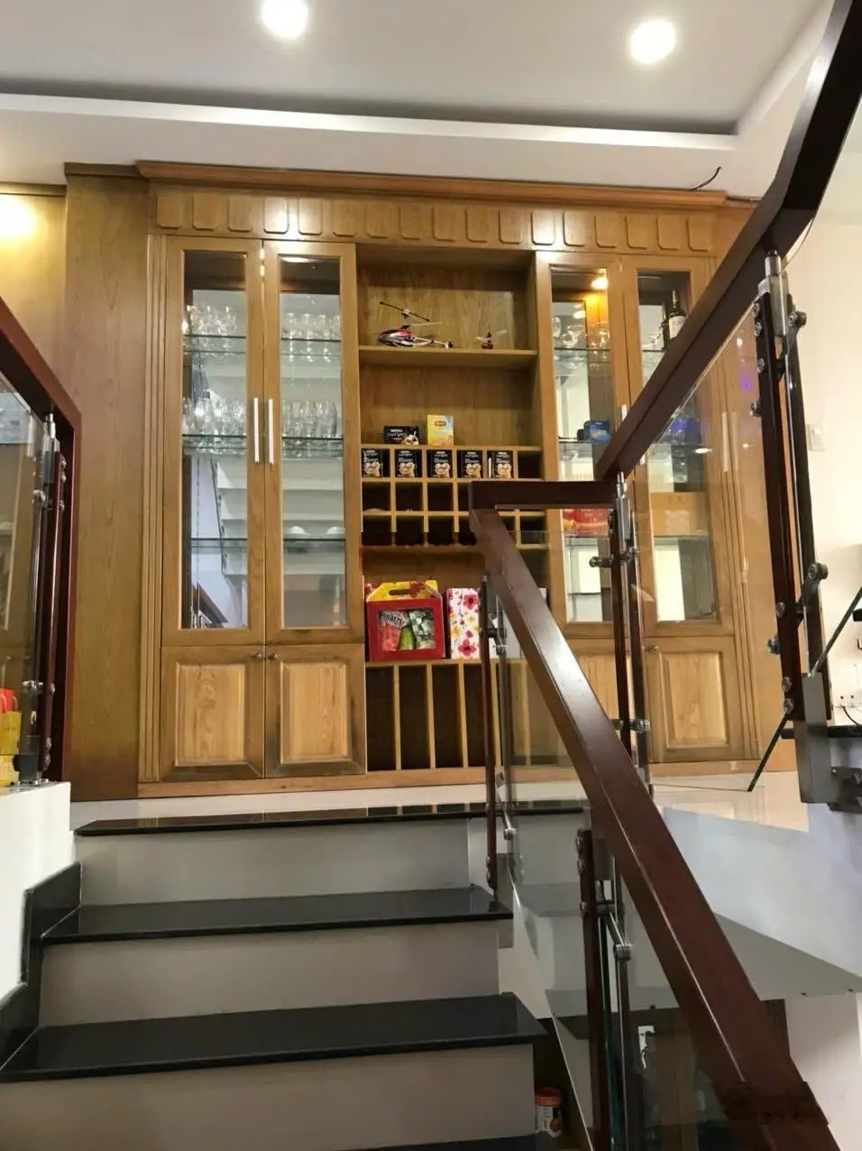 Hẻm xe hơi 8m 1 trục 4tầng 4pn 5wc 67m2 (4.5x15.7m) Gần Công Viên Làng Hoa nhà mới sạch đẹp