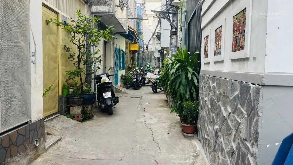 Nhà D2 (Nguyễn Gia Trí) nối dài, Bình Thạnh, 29m2, gần các trường đại học lớn, cho thuê tốt