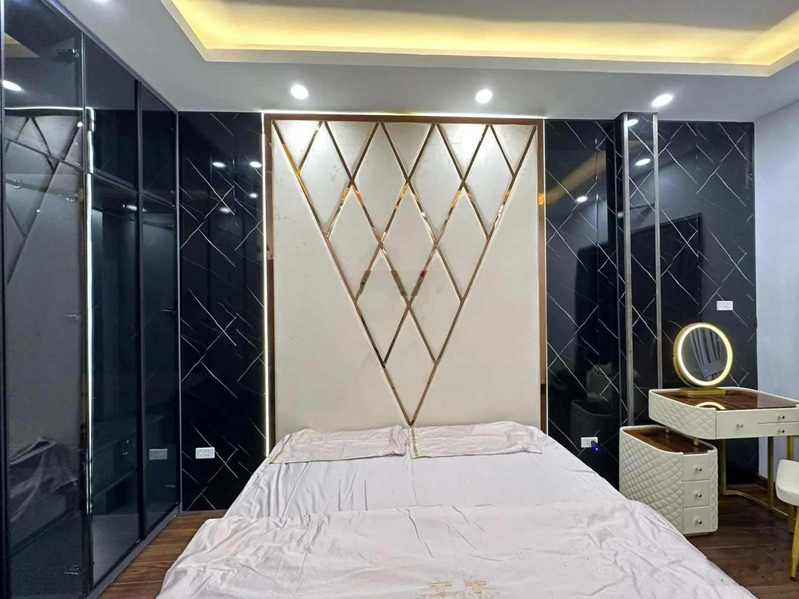 Cực hiếm và hót đỉnh cao Ba Đình - Thiết kế luxury, phân lô ngõ thông ô tô, đẹp mê - 30m2 - 7,98 tỉ