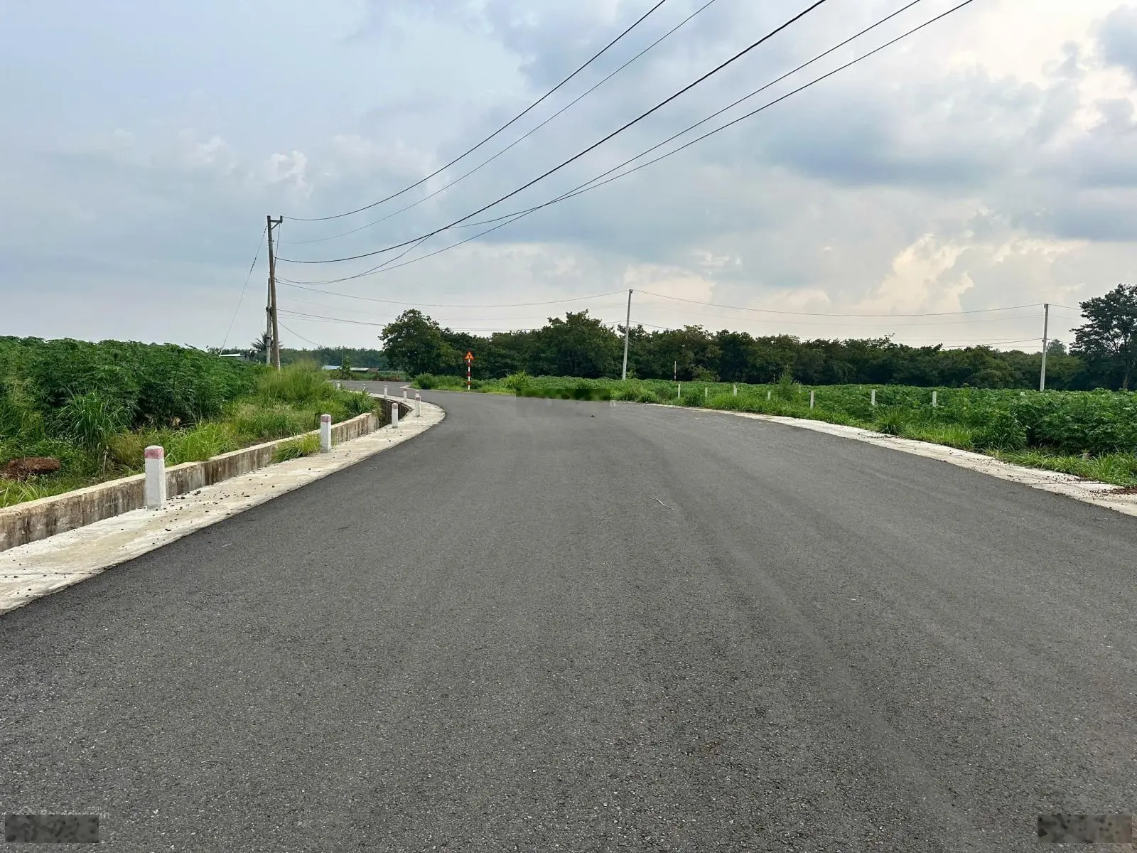 Bán gấp đất tại lộc ninh, 330 triệu vnd, 200m2 hot! liên hệ 0981 338 ***