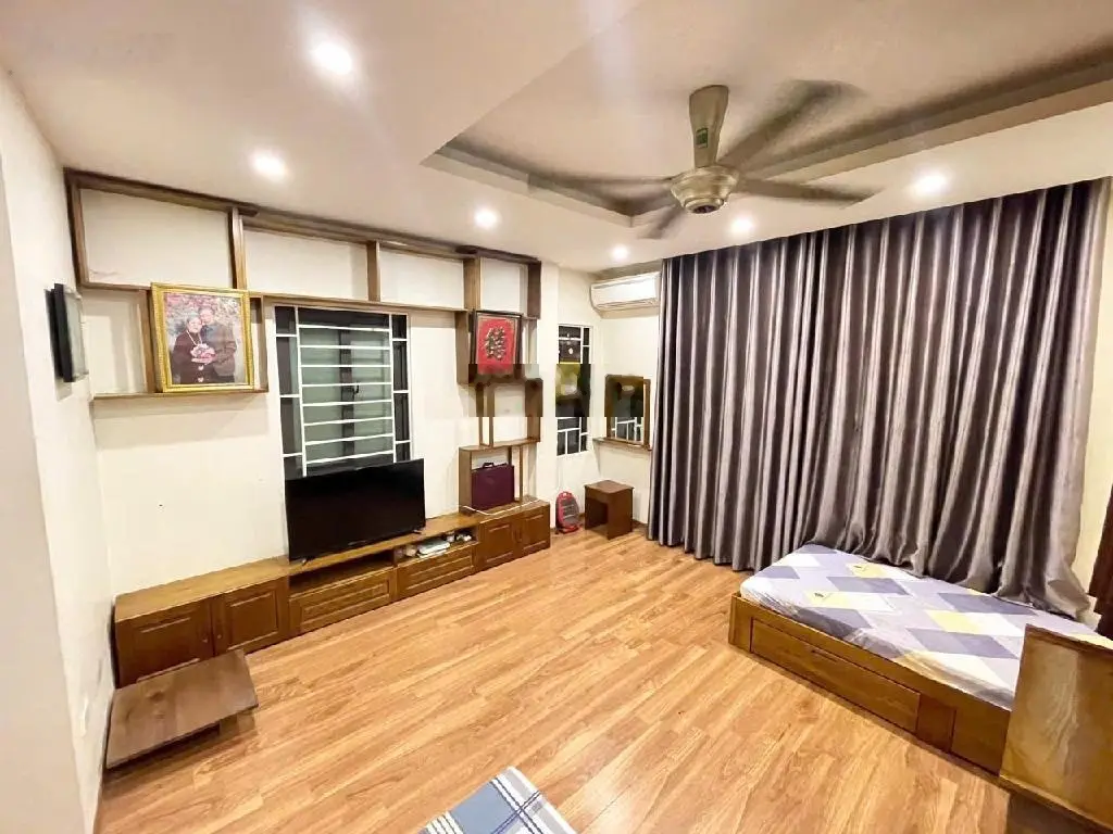 Bán nhà Ngọc Thụy,LB. 5 tầng 35m, ô tô tránh, 10m ra mặt phố Ngọc Thụy. Nhỉnh 6 tỷ