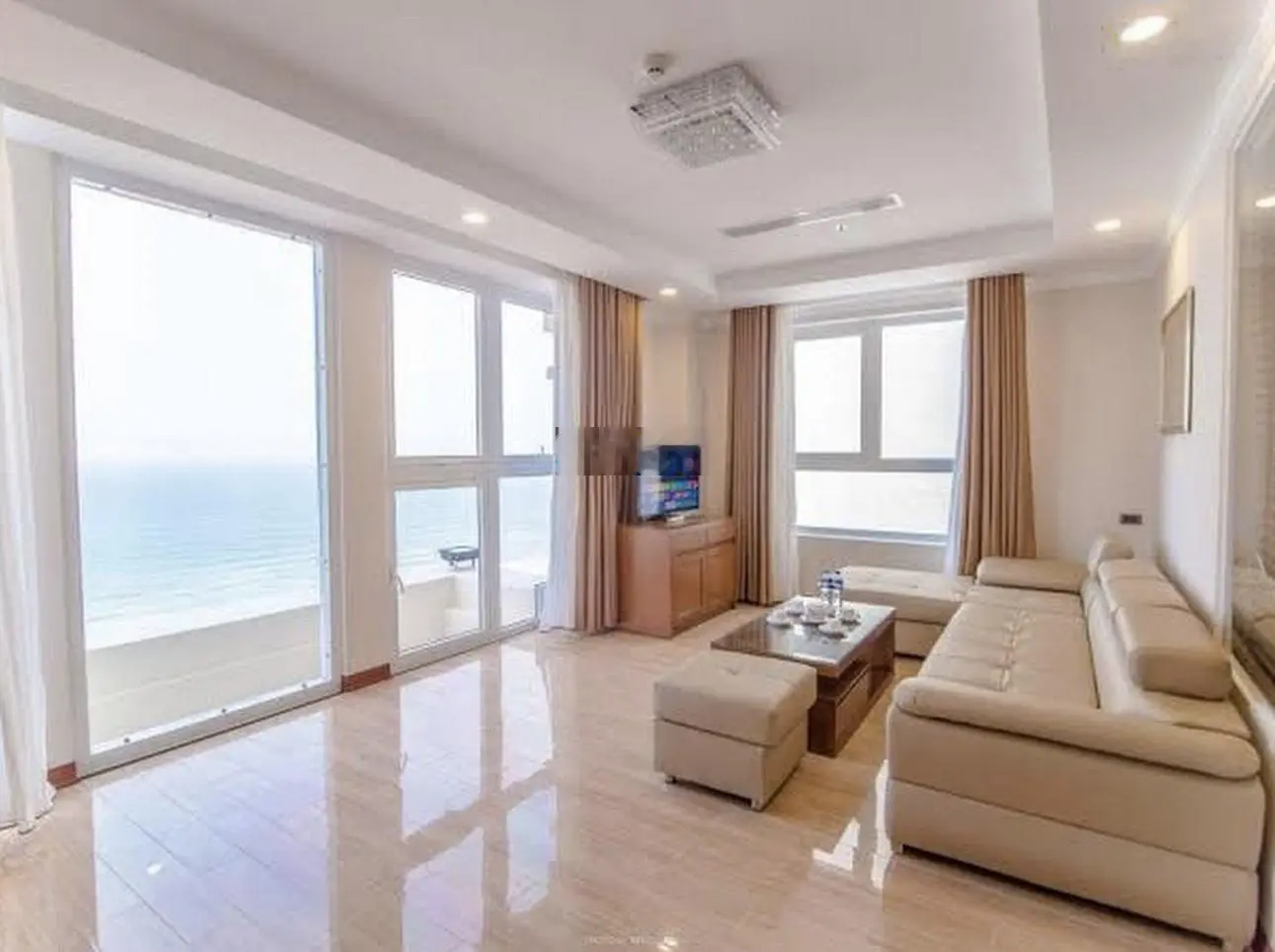 Cần chuyển nhượng khách sạn 4 sao mặt tiền Võ Nguyên Giáp, 19 tầng 110 phòng