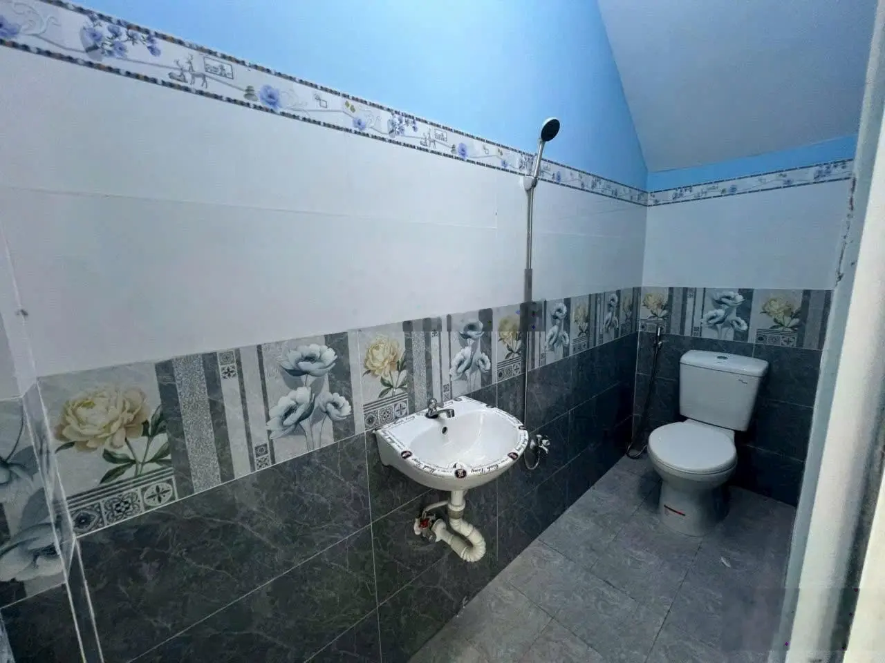 Thanh lý gấp nhà 1trệt, 1 lầu MT đường Thuận Giao 12, DT: 60m2, SHR, LH: 0909583211