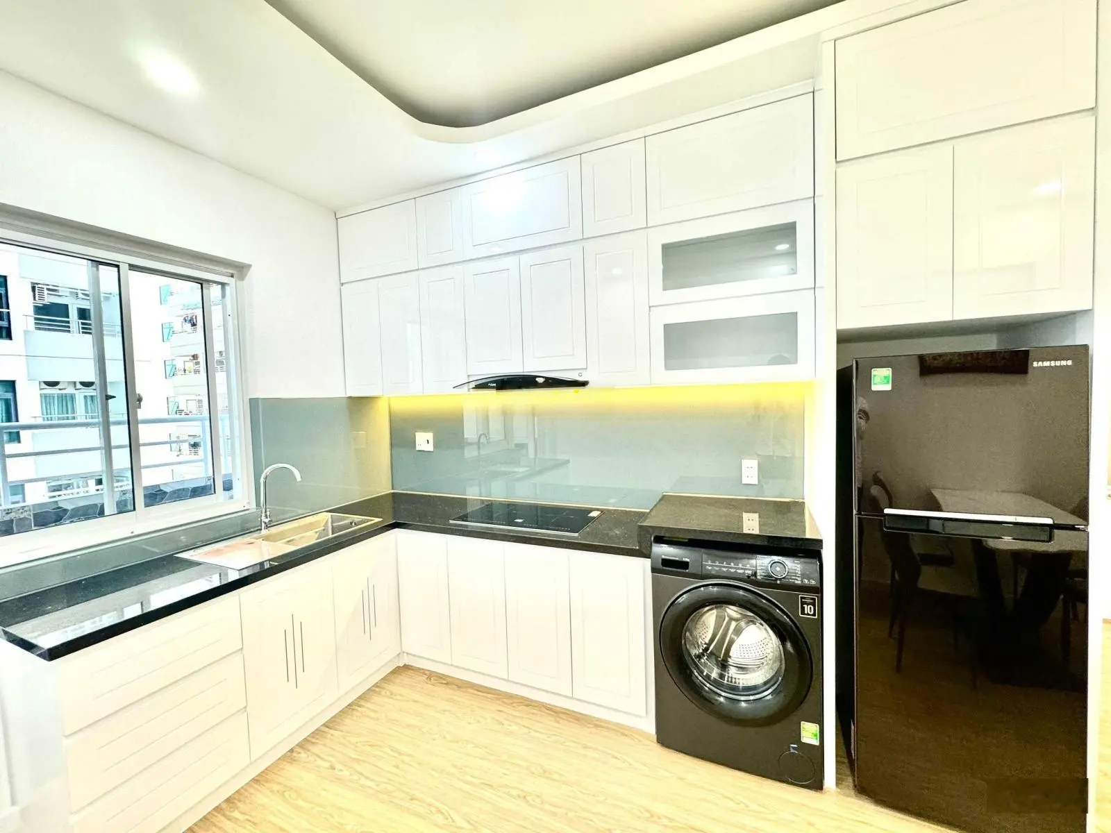 Bán gấp căn 2 phòng ngủ 58.8m2 đầy đủ nội thất mới giá chỉ 1.58 tỷ
