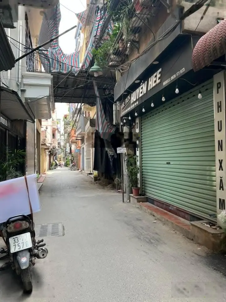 Siêu phẩm bán nhà 5 tầng 47m2. Mặt phố Cầu Đơ 3, lô góc thông ra Quang Trung với Lê Hồng Phong