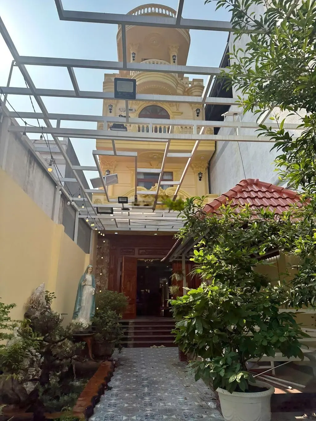 .. ĐẲNG CẤP QUÁ, BIỆT THỰ VÀNG DT 5,5 X 55 = 272m2 CÓ 600m2 sàn.. Giá 16 tỷ bớt lộc.