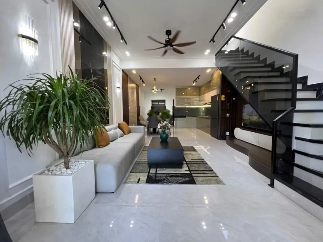 Bán nhà biệt thự 3 mê Tân Cổ Điển sát biển vị trí vip Tốt Động