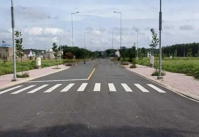 Thanh lí gấp lô 108m2 LK chợ Long Thành, sổ sẵn công chứng, 1tỷ650