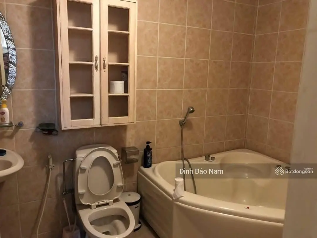 Đặng Thai Mai biệt thự sân vườn 146m2 4 tầng mặt tiền 5.6m ô tô vào ngõ thông thẳng ra Hồ Tây sổ đỏ