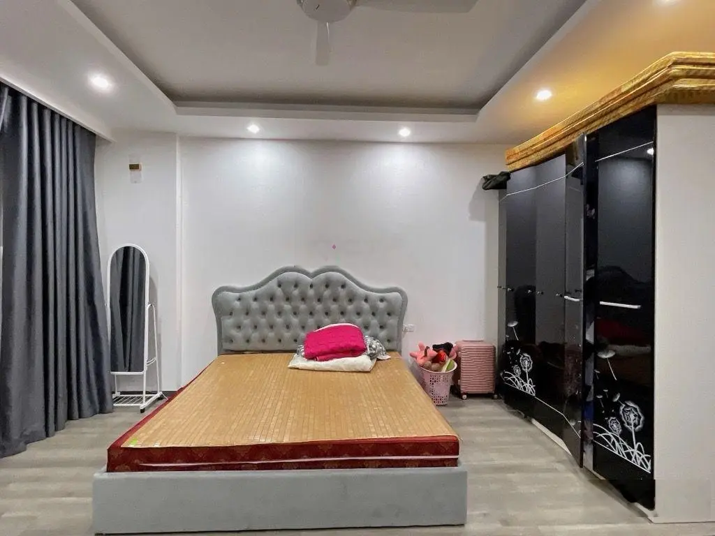 Nhà Nguyễn Đổng Chi, Cạnh Vinhomes Hàm Nghi, 55m2 x 6 tầng x MT5m, phân lô, ô tô, giá chỉ 14,1 tỷ.