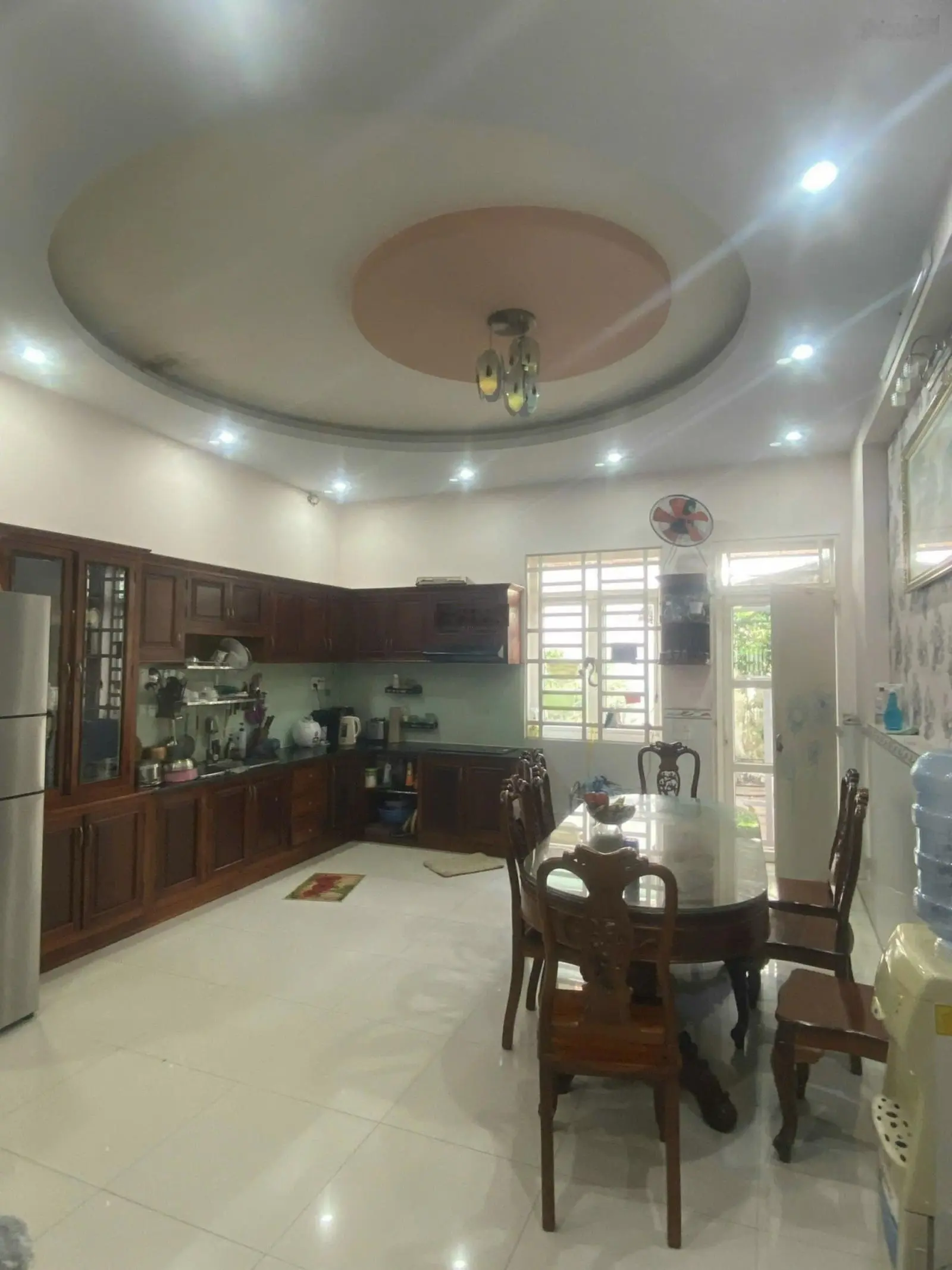 Bán nhanh căn nhà 3 tầng giá cực rẻ tại trung tâm hành chính TP Dĩ An, Bình Dương. Ngộp ngân hàng