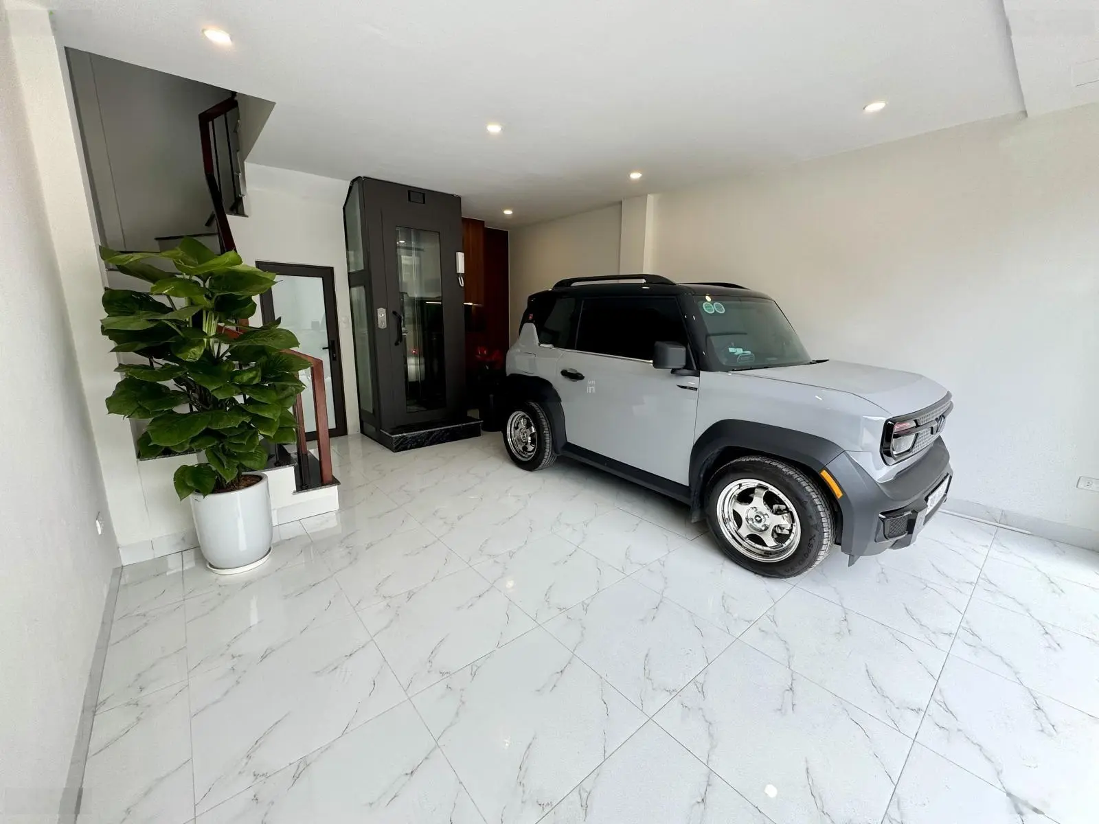 Bán nhà phố Đàm Quang Trung-Long Biên, DT:36m2, MT:4,8m, xây 6 tầng, thang máy nhập khẩu, full NT