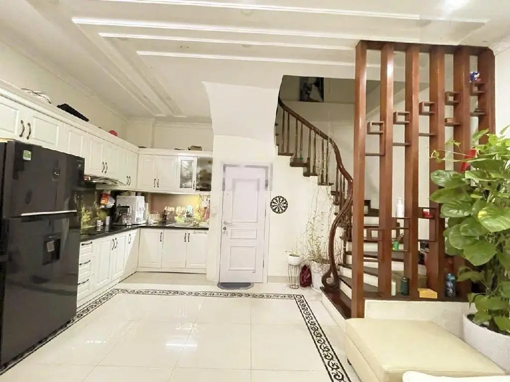 Nhà đẹp - nội thất full - ô tô đỗ cổng - Đàm Quang Trung, Long Biên, DT 31m2 x 5T, giá 5,28 tỷ