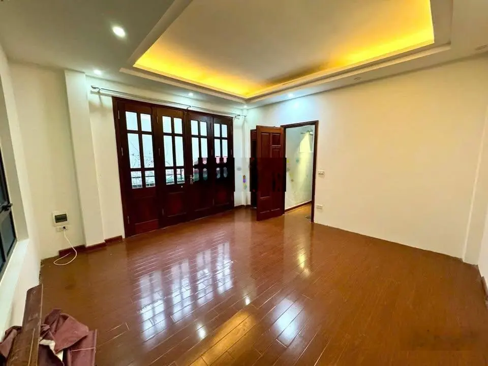 Mạc thái tổ - trung kính to! 68m2 - mt 5,3m - 31tỷ - thang máy - ô tô tránh đỗ - kinh doanh đỉnh.