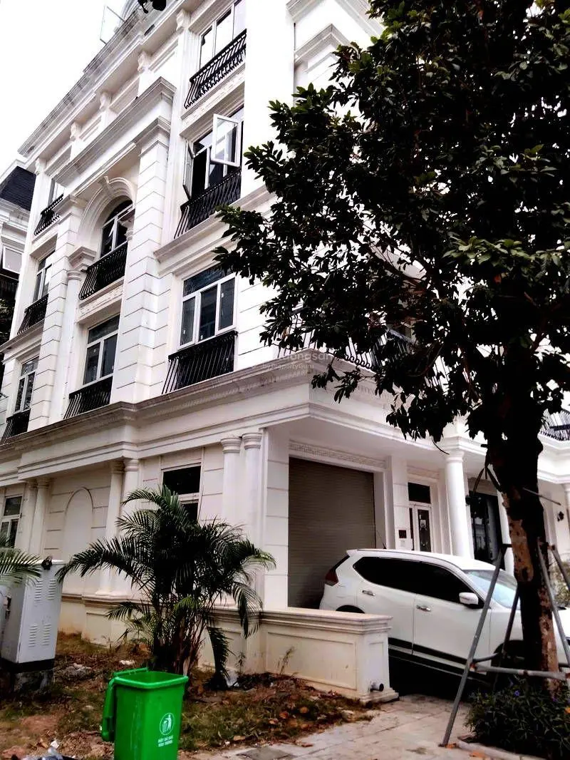 Bán biệt thự Louis Đại Mỗ. Diện tích: 99m2. Giá 31,5 tỷ.Gọi em 0936936683.Xem nhà lm việc chính chủ