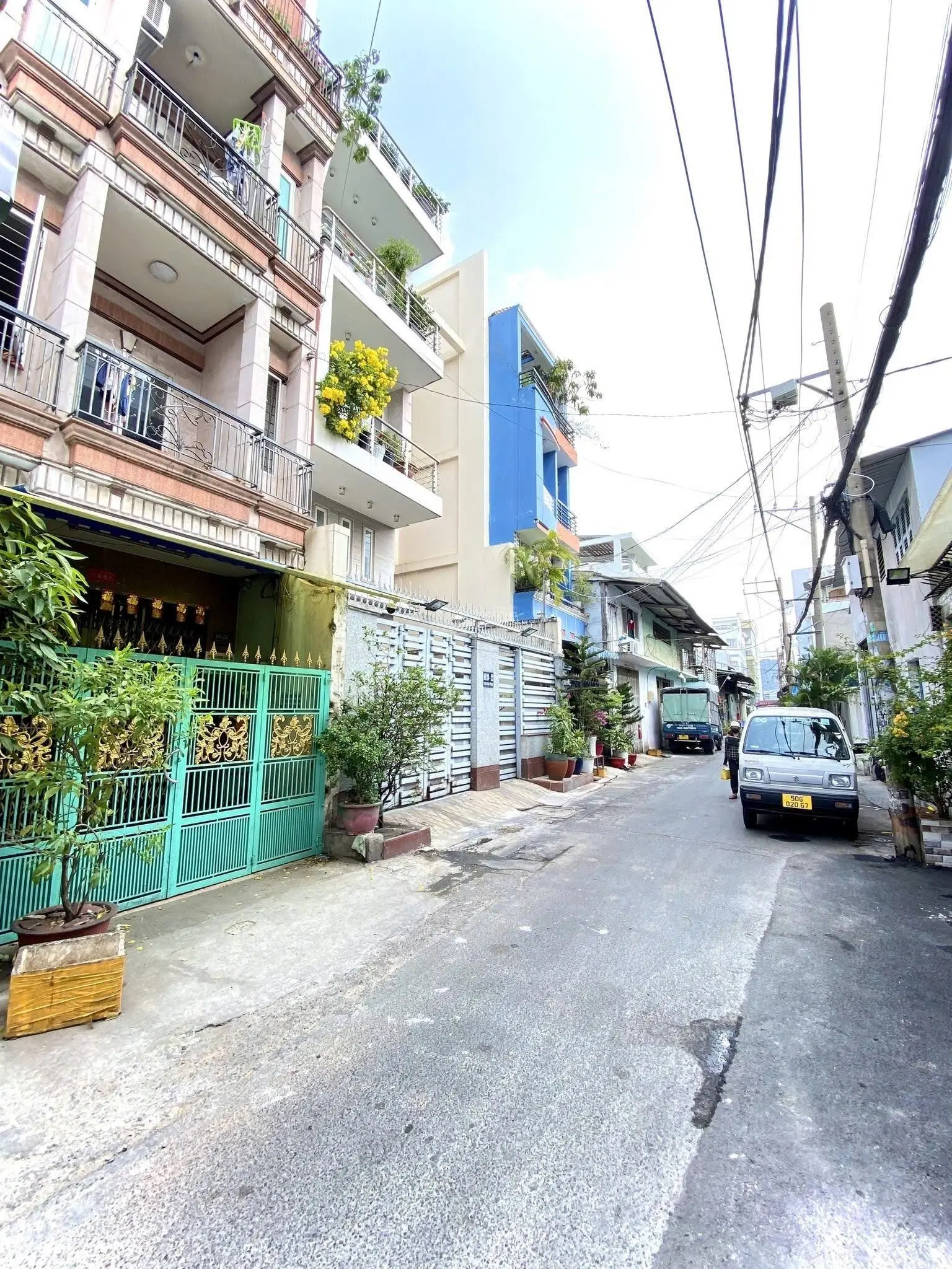 Nhà Trịnh Đình Trọng 4x17m 2 lầu 5 phòng ngủ