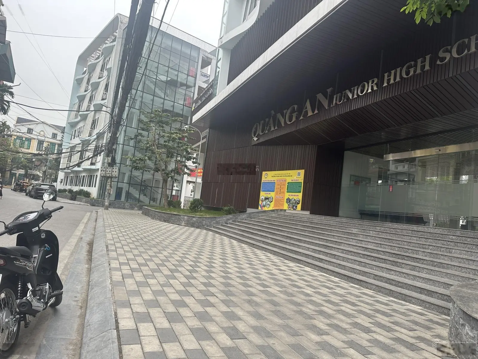 Bán toà nhà 10T 668m2 MT 24m lô góc gara ôtô - view hồ tây phố Tô Ngọc Vân Quận Tây Hồ. Giá 262tỷ