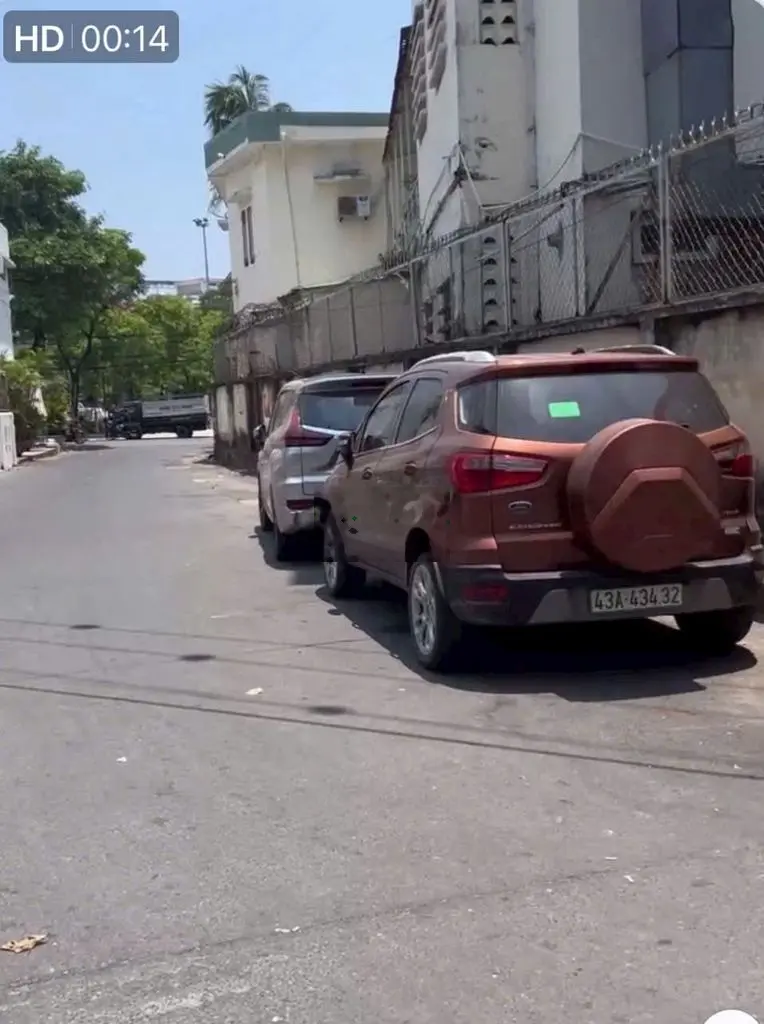 Bán nhà 3 tầng kiệt ô tô Ông Ích Khiêm, đậu 24/7 ngay trung tâm