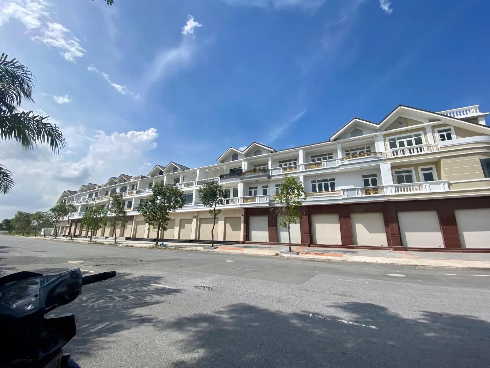 Cắt lỗ 300 triệu, Chính chủ gởi bán đất Long Hưng 1 tỷ 9 khu 4 đối diện công viên