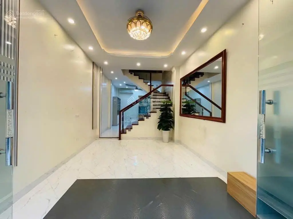 Siêu hiếm! Nhỉnh 7 tỷ ô tô đỗ cửa - Dịch Vọng - Cầu Giấy - Nhà đẹp ở luôn đón tết