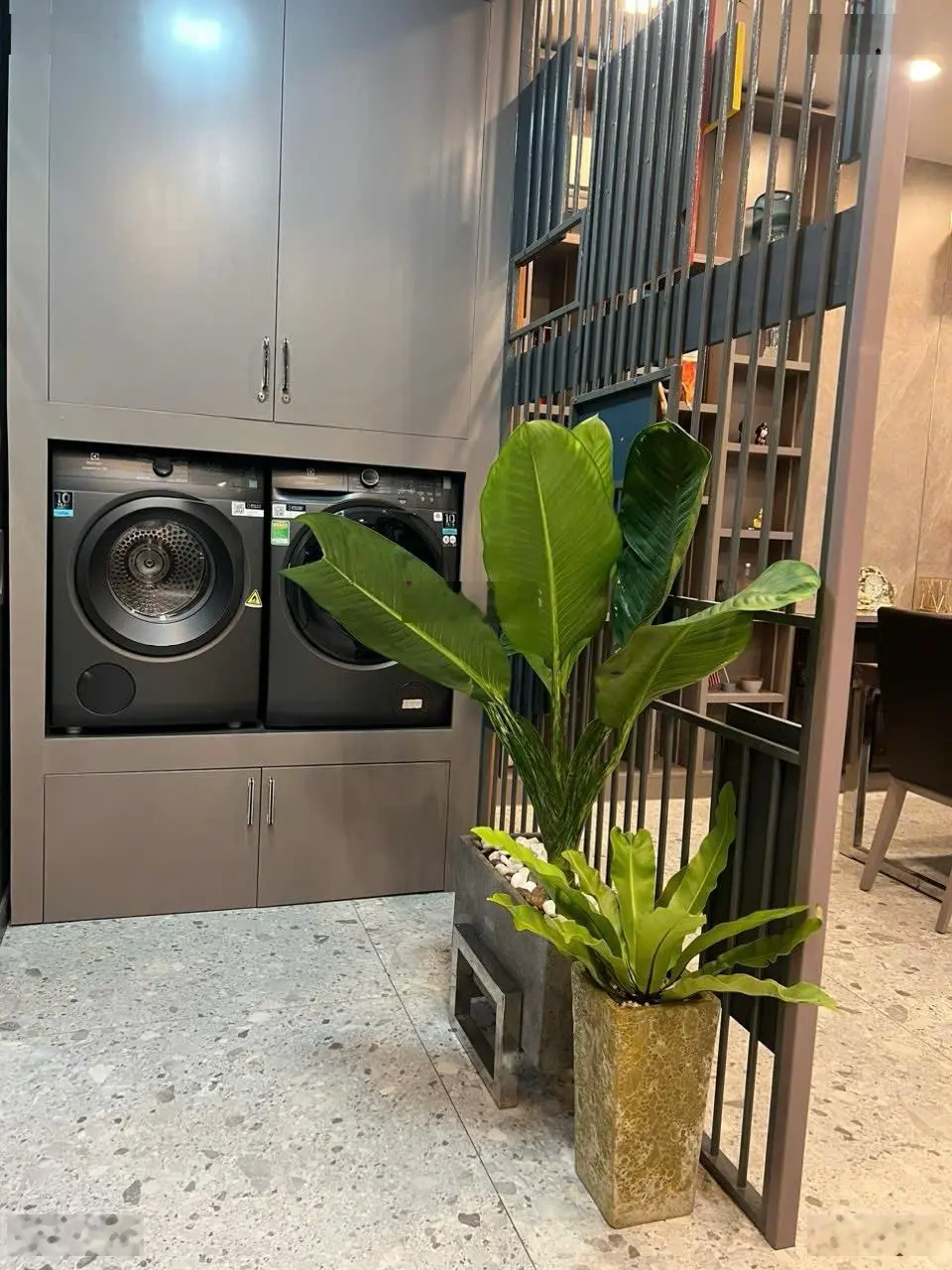 Hàng Víp. Căn Full nội thất cao cấp , thang máy Giá 1x tỏi