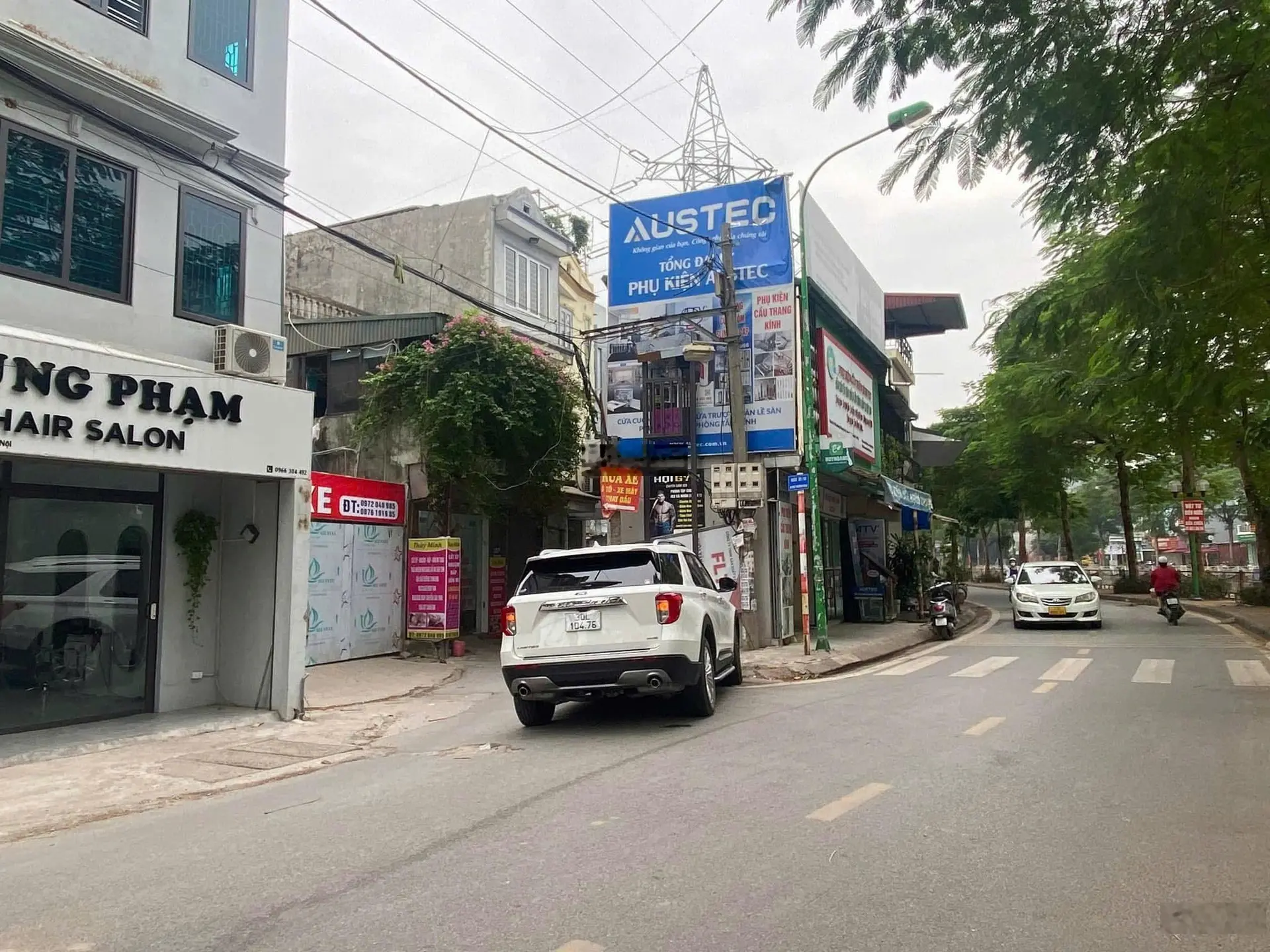 Bán đất mặt phố bờ sông sét, trung tâm hoàng mai, dt 102m2, mt 6m, đất vuông, nở hậu, sẵn sổ đỏ