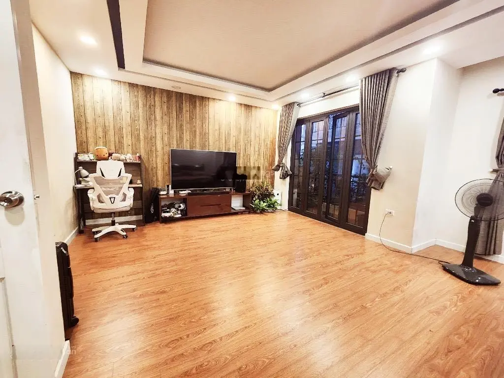 Bán nhanh nhà 5 tầng dân xây, Xuân Phương, DT 58m2. MT 7m, gần phố, giá: 7,35 tỷ LH: 0968 371 ***