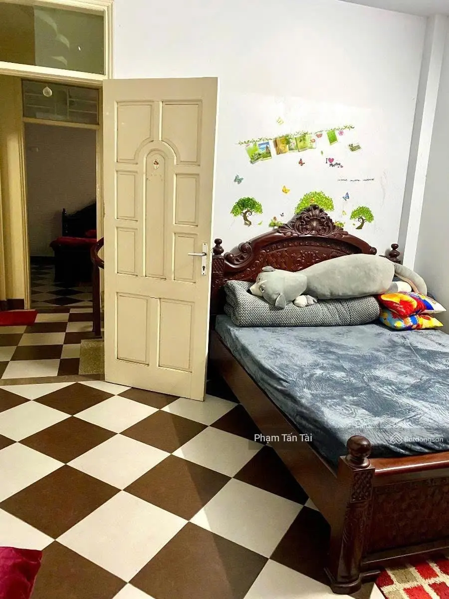 Cần bán nhà đang ở - 25m ra ô tô tránh - 35m ra mặt phố - nhà tự xây chắc chắn - cạnh công viên.