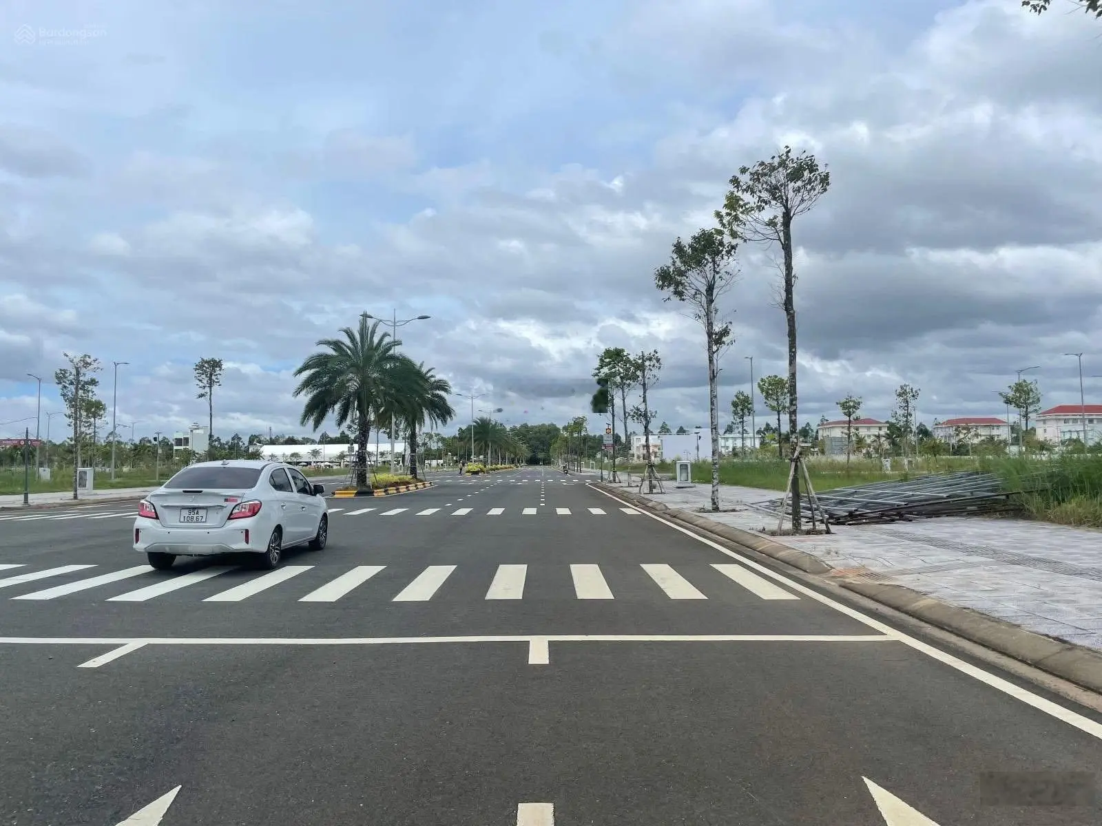 Đầu tư đất TP. HCM ngay QL13 Thủ Đức cách Vạn Phúc CiTy 200m sổ sẵn công chứng ngay