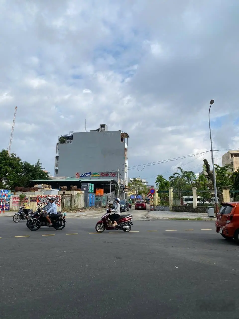 Đất đẹp - xây toà căn hộ - homestay - VP đất 4,5x18m 81m2 Đ. Lộ giới 5,5 mét hướng Đông giá 5,9 tỷ