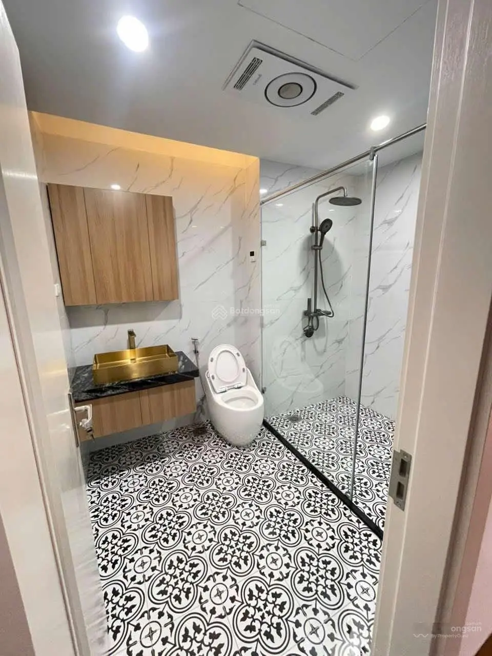 Cực phẩm, Bán tòa nhà Phố Tư Đình, Long Biên. Gara,thang máy, Vỉa hè, Kinh Doanh. DT56x5m. 16.8 tỷ
