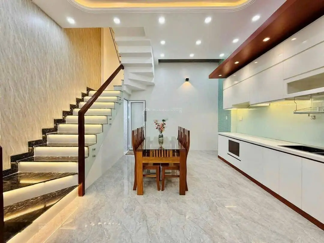 Tôi bán nhà mặt đường 1Trệt - 3lầu - 4pn - 5wc, giá 3tỷ420, trên đường Hoa Lan - P.2 - Q.Phú Nhuận