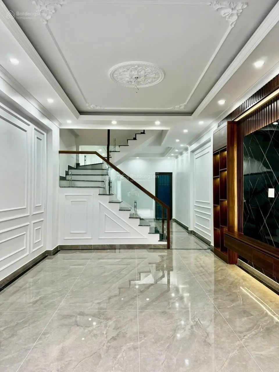 Bán nhà 3 tầng ngay cổng bệnh viện Nhi Đức, Kiến An