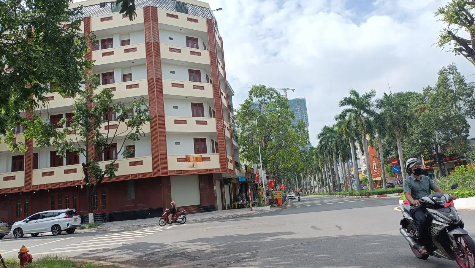 Cần bán toà nhà 6 tầng, lô góc đường Gs1, khu vip kinh doanh bậc nhất Dĩ An chỉ 18 tỷ