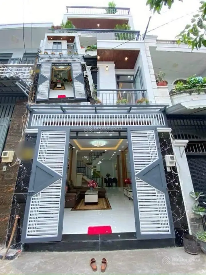 Cần bán gấp nhà Võ Văn Tần, P. 5, Q. 3, DT: 53,76m2, Giá: 3,890 tỷ (đang có người thuê 20 triệu/th)