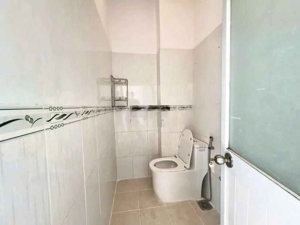 nhà bán sổ hồng 2 lầu ,kế bên quận 7