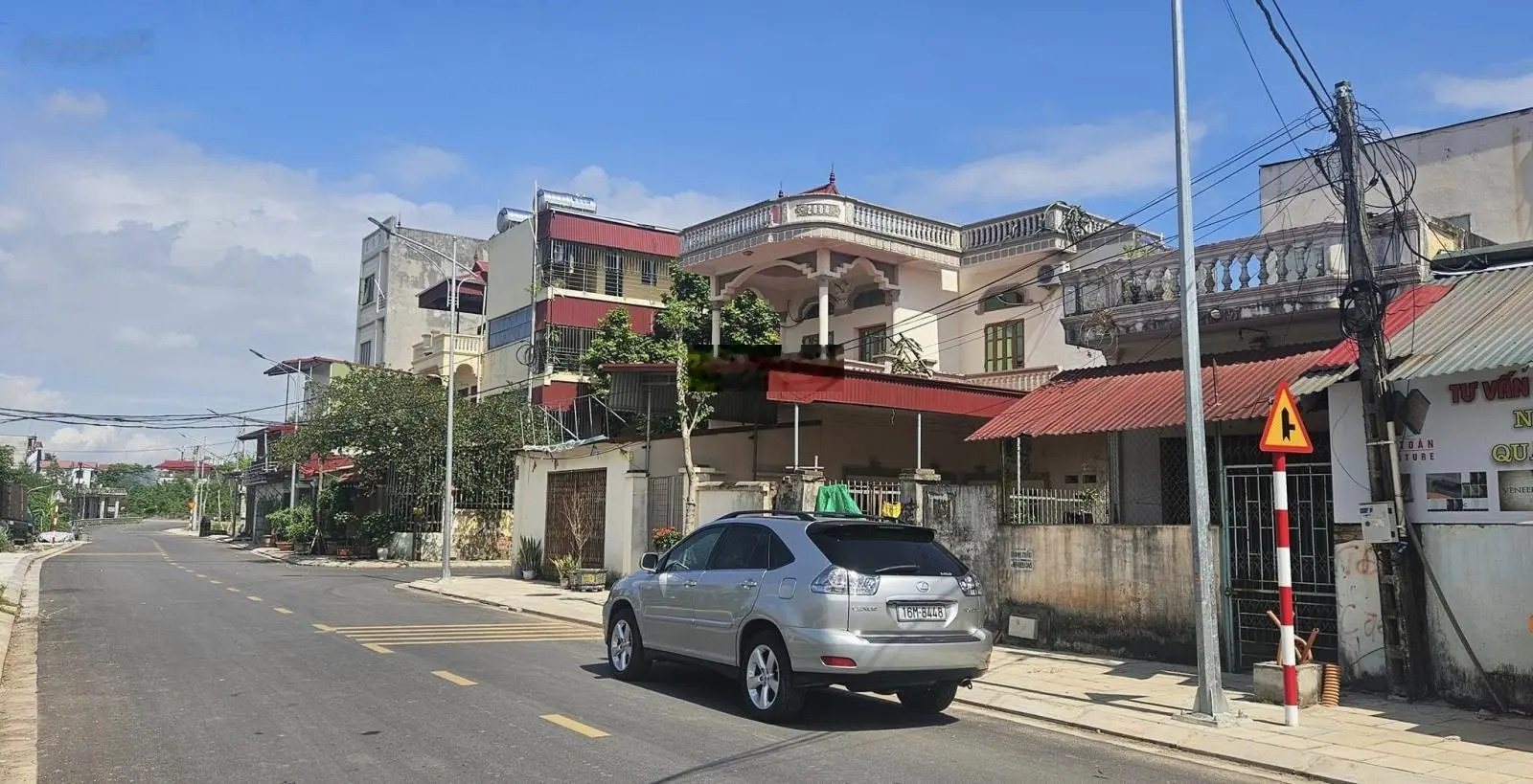 Bán nhà 2 tầng cũ trên mặt phố chính đường Vân Trại Vân Dương thành phố Bắc Ninh