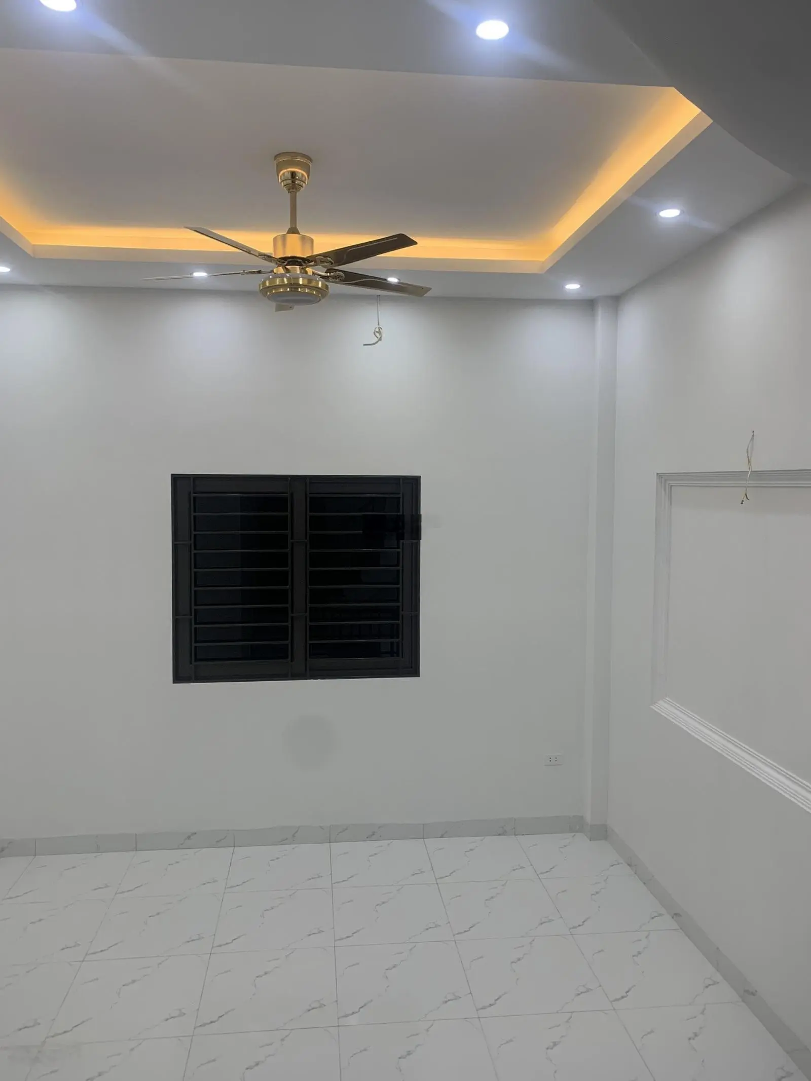 Chính chủ bán gấp nhà phân lô cán bộ đường Ngô Quyền Vạn Phúc Hà Đông 40m2 4T ô tô đỗ cửa giá 8tỷ