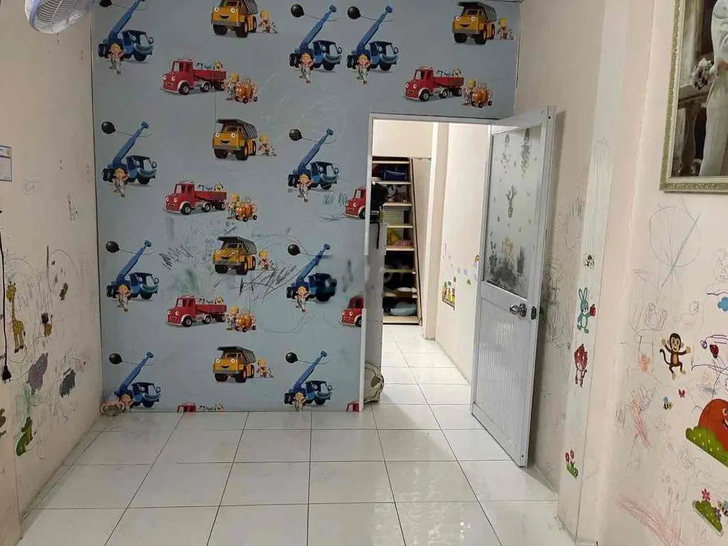 nhà lý thánh tông Quận Tân Phú dt 2.8*9.2 trệt lầu hía 1.95ttr tl